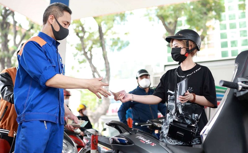 Gasoline prices may have mixed adjustments. Photo: Hai Nguyen