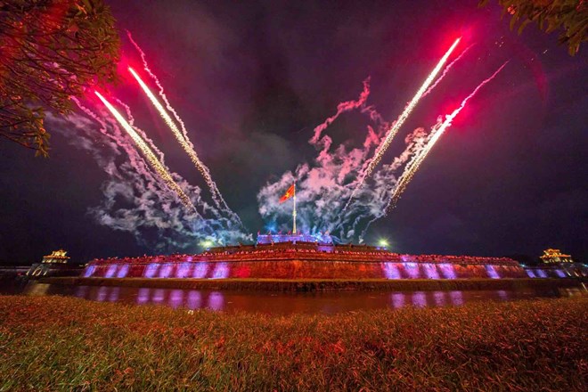 The fireworks display was organized by the Hue Monuments Conservation Center. Photo: Tran Thien