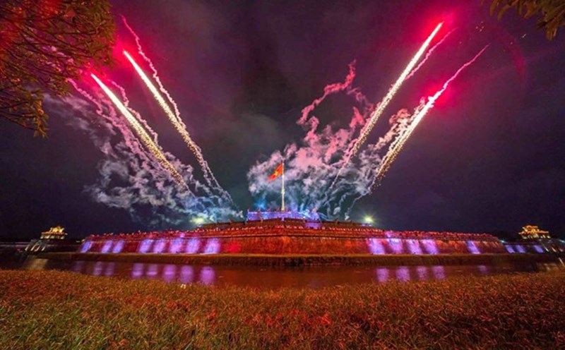The fireworks display was organized by the Hue Monuments Conservation Center. Photo: Tran Thien