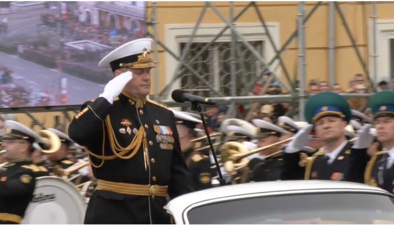 El desfile de las tropas en la ciudad de Vladivostok, Rusia. Imagen: cortada de un video del Ministerio de Defensa ruso