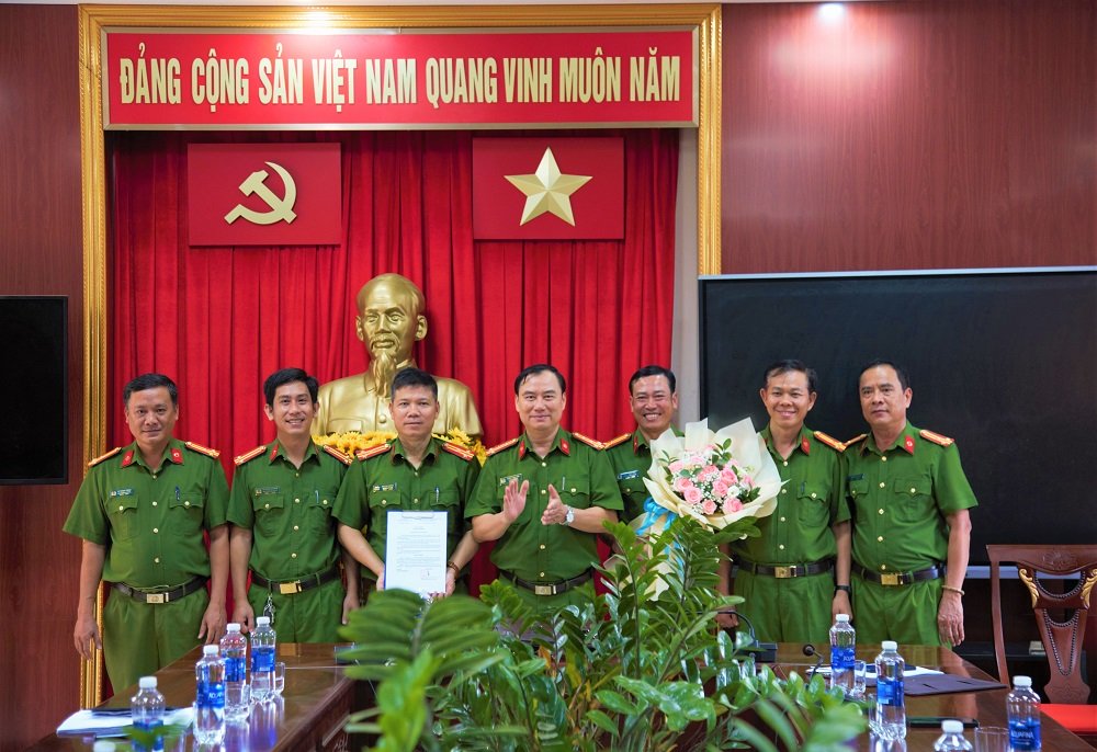 Phòng Cảnh sát hình sự được khen thưởng vì thành tích trong điều tra, phá án vụ sát hại nữ giáo viên. Ảnh: Công an tỉnh Gia Lai