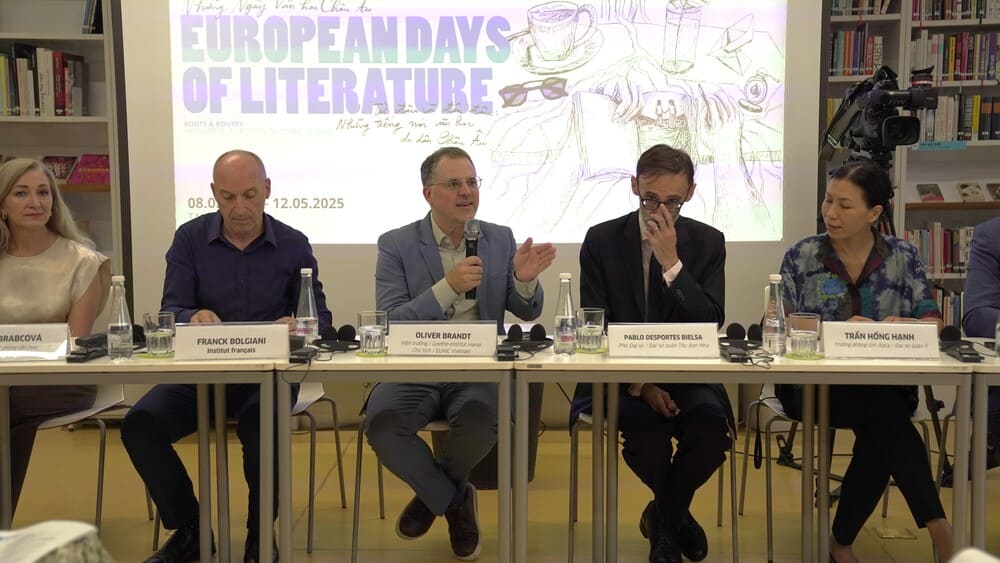 Ong Oliver Brandt – Giam doc Vien Goethe