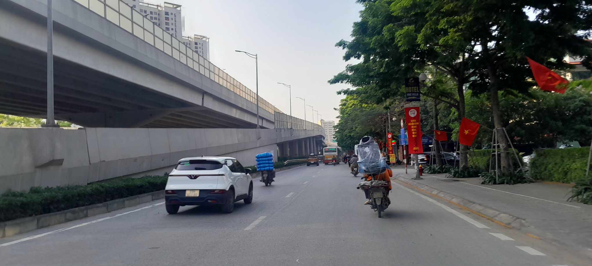 Muchas emisiones de las motocicletas de Hanoi son contaminantes. Imagen de la ciudad de Xuanzang