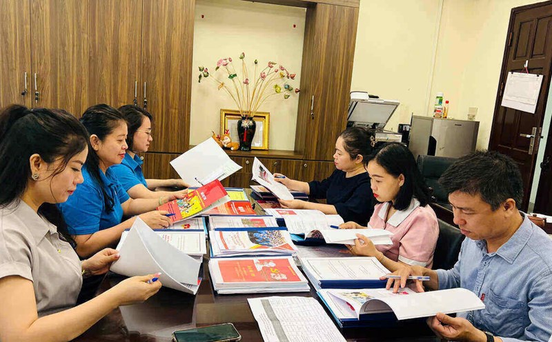 Nearly 550 entries in the 5th Political Thesis Contest to Protect the Party's ideological foundation in Hoang Mai District. Photo: Nguyen Nhai