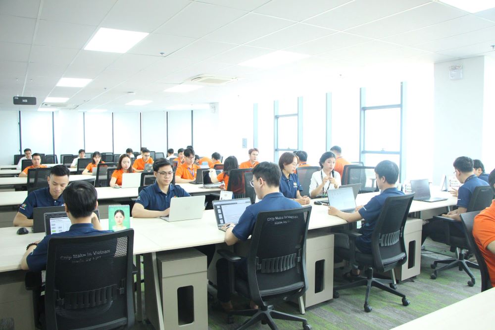 High-tech R&D center and semiconductor chips at Da Nang Software Park No. 2. Photo: Tran Thi