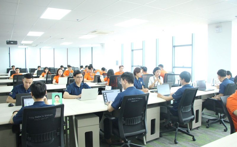 High-tech R&D center and semiconductor chips at Da Nang Software Park No. 2. Photo: Tran Thi