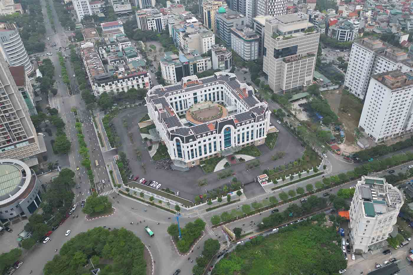 The Cau Giay District headquarters is expected to become the Cau Giay Ward headquarters after the restructuring of the apparatus. Photo: Huu Chanh