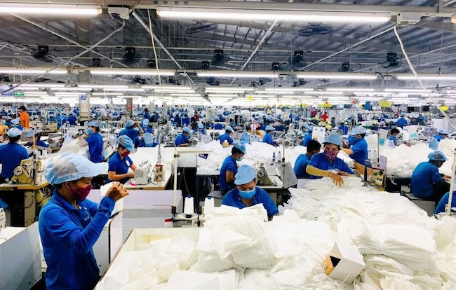 Tỉnh Quảng Nam đang tích cực tìm kiếm các giải pháp kết nối tín dụng xanh, hỗ trợ doanh nghiệp. Ảnh: Hoàng Bin