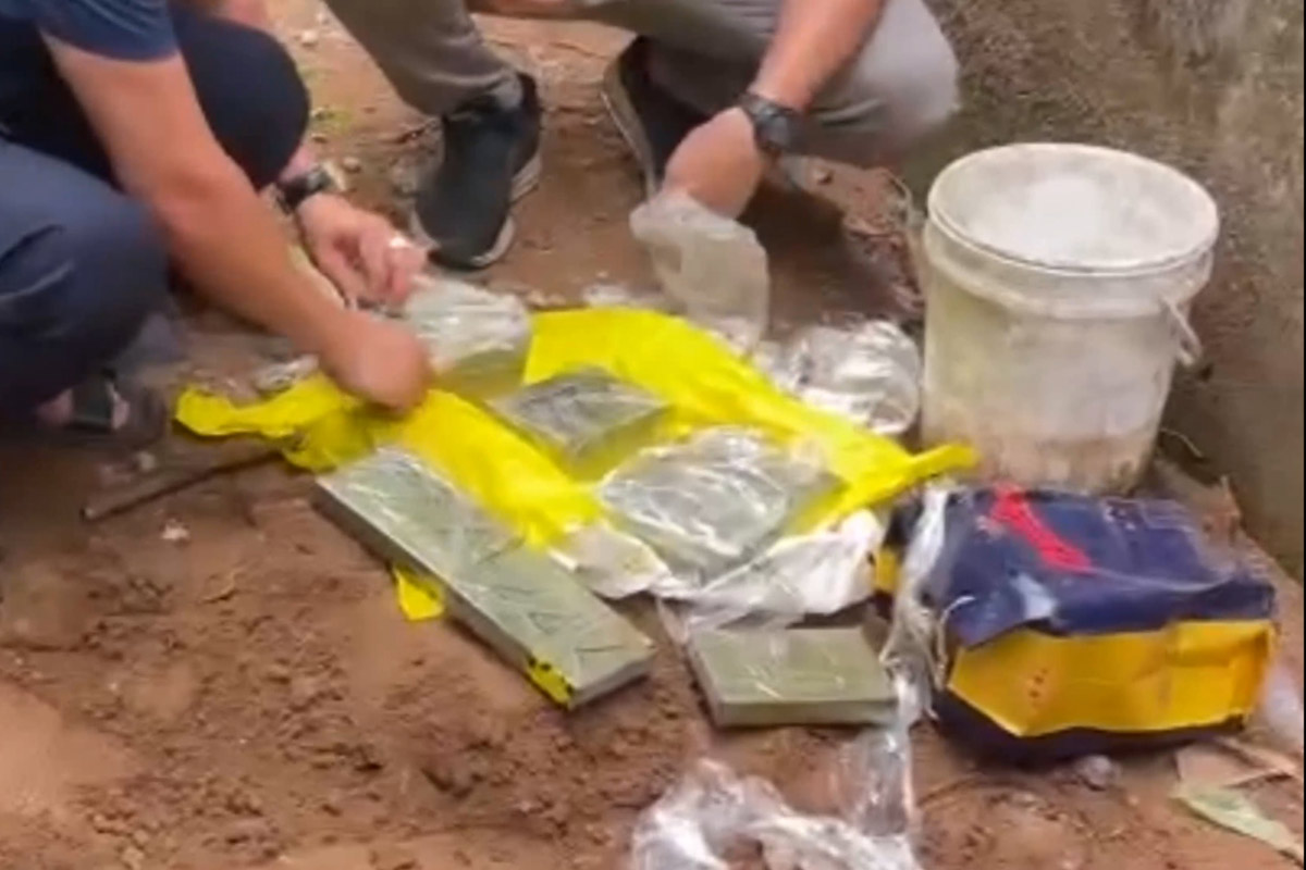 El jardin enterro 16 kilos de droga en el caso de la mafia. Foto de la Policia de Guangning