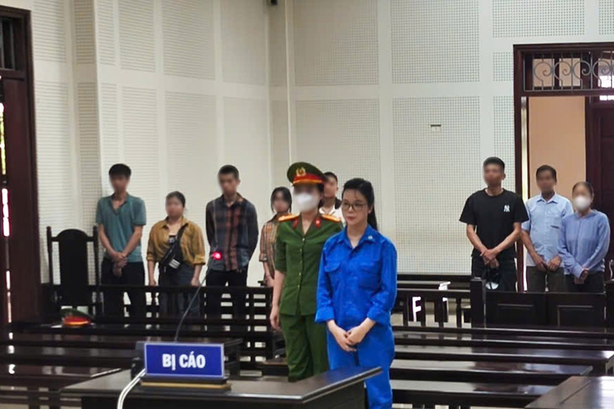 Tòa án nhân dân tỉnh Quảng Ninh mở phiên tòa sơ thẩm xét xử bị cáo Nguyễn Thị Thảo về tội "Mua bán trái phép chất ma túy". Ảnh: Công an Quảng Ninh