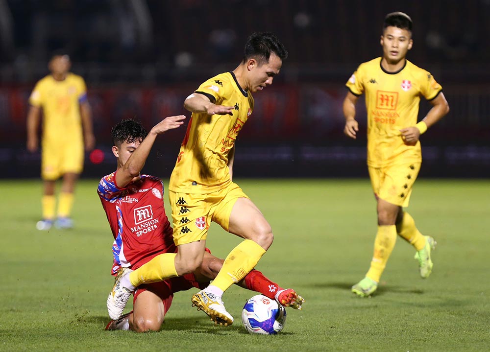 Cau lac bo Hai Phong nhap cuoc kha cham va chu dong nhuong lai the tran cho TPHCM.