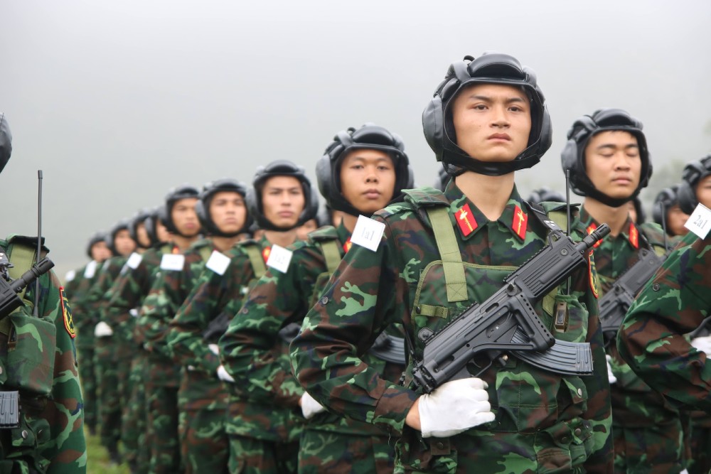 The leave regime for officers, professional soldiers, workers and defense officials is being consulted in the draft circular. Photo: Tran Vuong