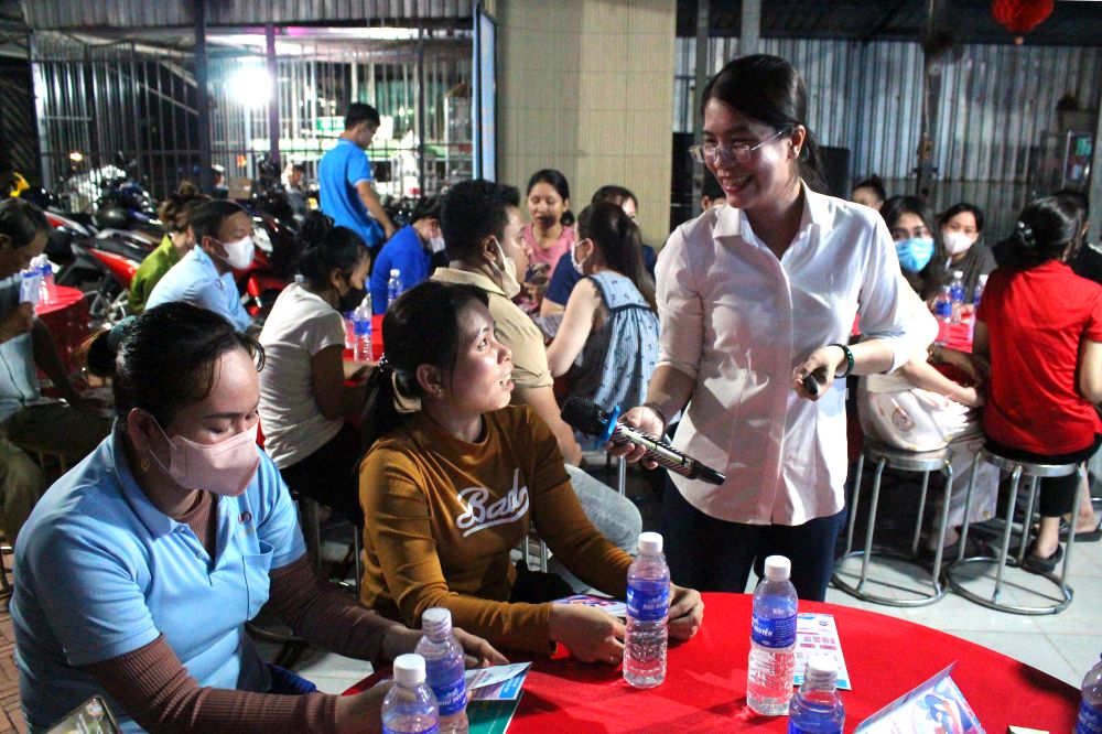 Va nhieu chuyen de lien quan den viec nuoi day con trong boi canh cong nghe so... Anh: Thanh Mai