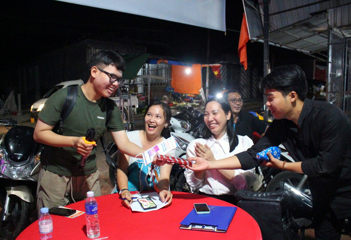 Vi the buoi sinh hoat chuyen de luon soi noi va vui ve. Anh: Thanh Mai