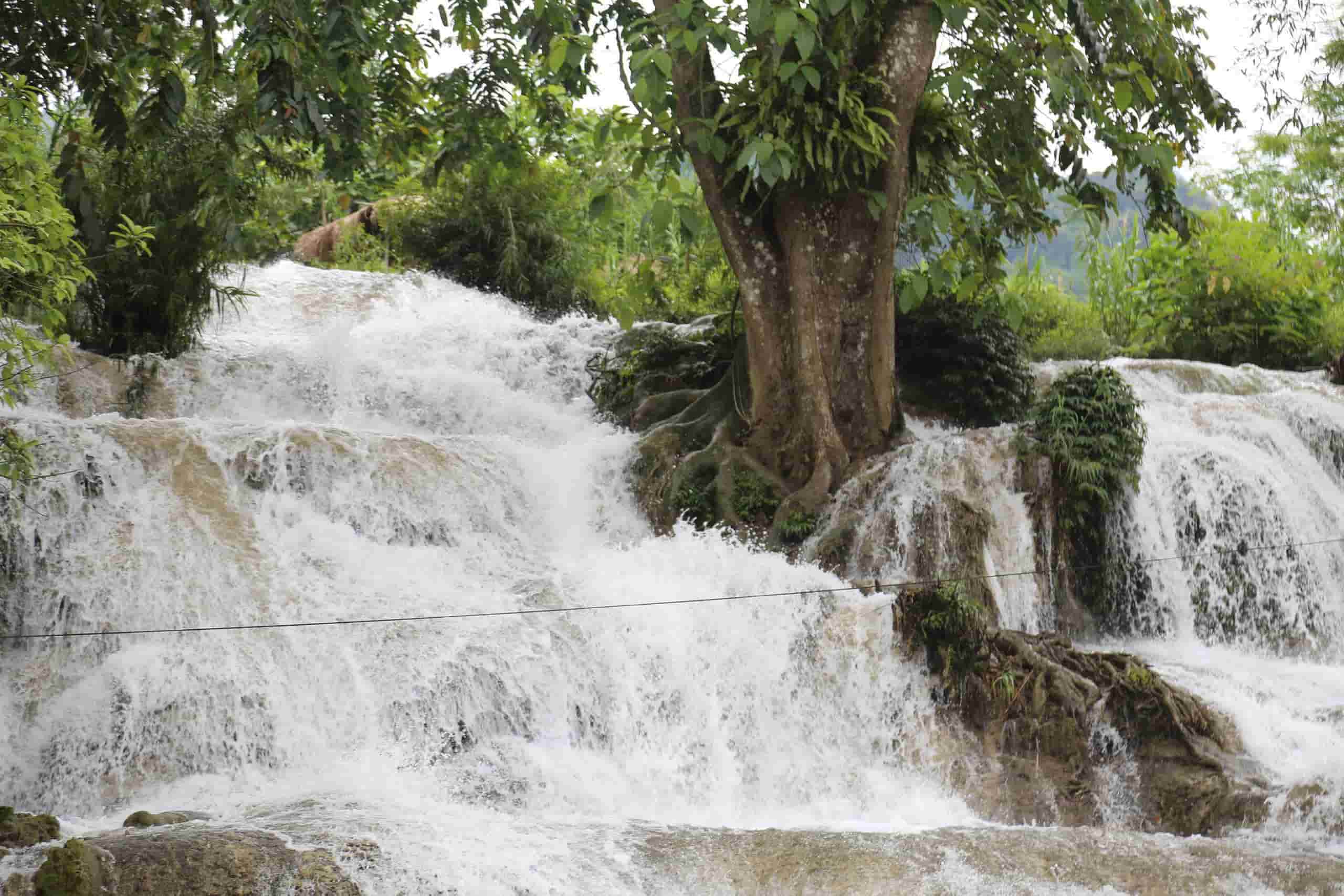 THAC Trang Turist Turist (Nhan My Commune, Tan Lac District, Hoa Binh), cada año atrae a miles de turistas para divertirse. Foto: Minh Nguyen