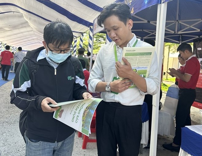 From the beginning of 2025 to now, Dak Lak provincial authorities have only organized 17 sessions and job fairs in localities. Photo: Bao Trung