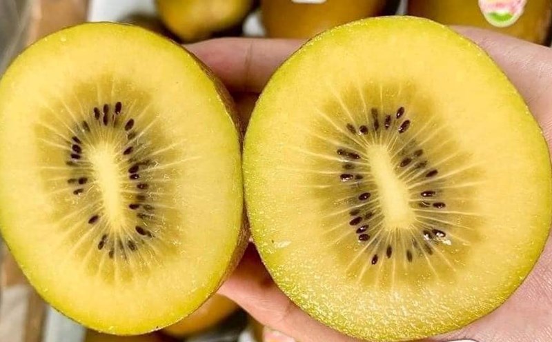 Housewives can consider and add kiwi to their diet to supplement calcium. Photo: Kieu Vu