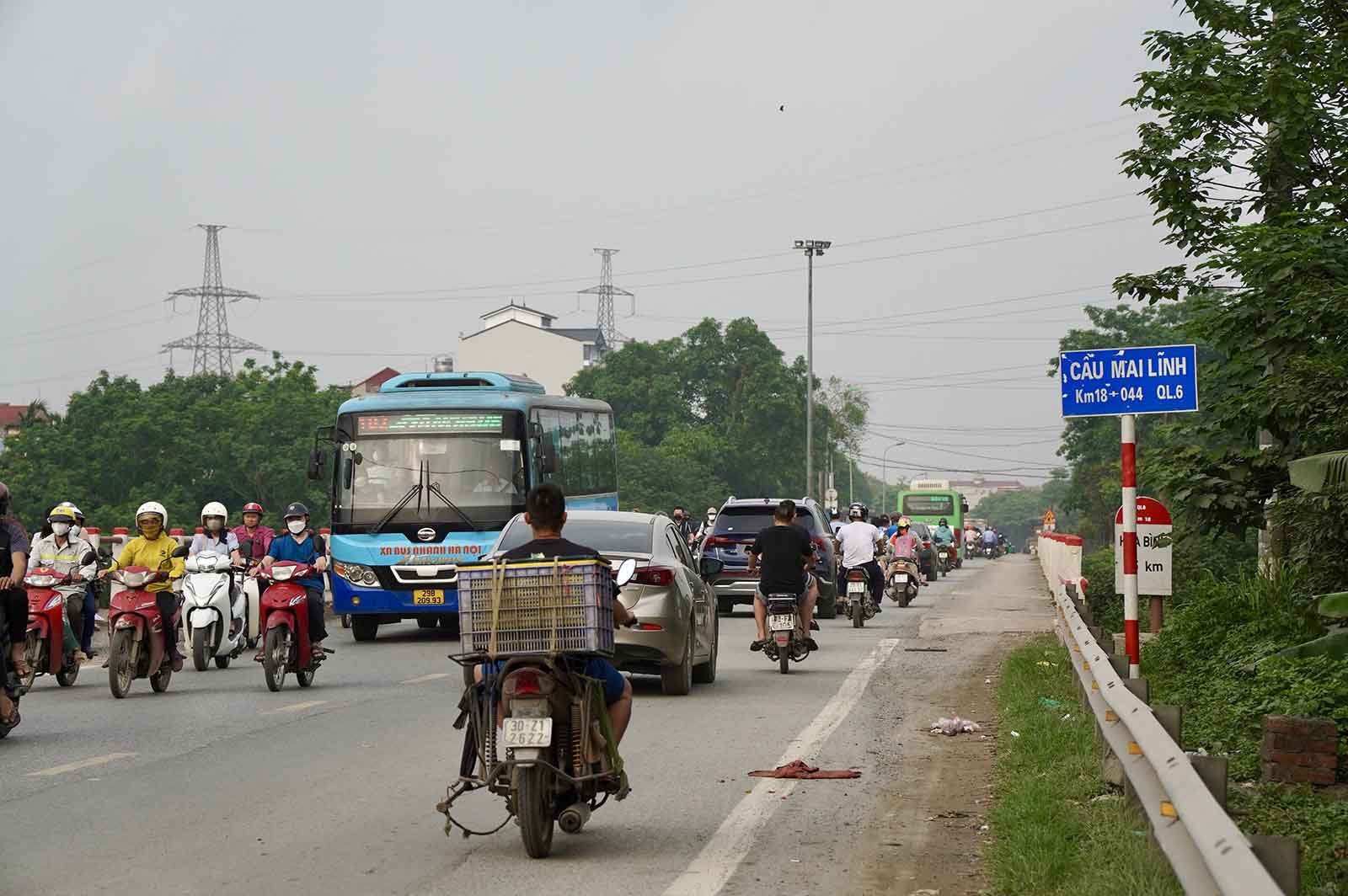 Cầu Mai Lĩnh trên Quốc lộ 6 (quận Hà Đông) sẽ được xây dựng thêm một đơn nguyên bên phải tuyến. Ảnh: Hữu Chánh