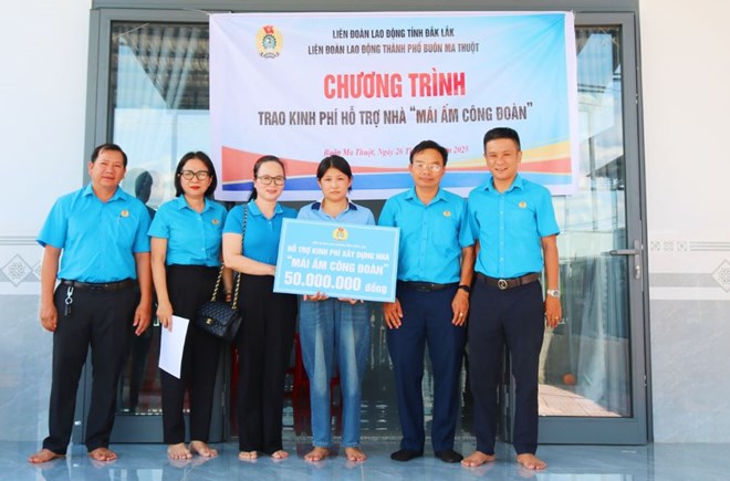 2 đoàn viên khó khăn ở Buôn Ma Thuột được hỗ trợ xây nhà mới