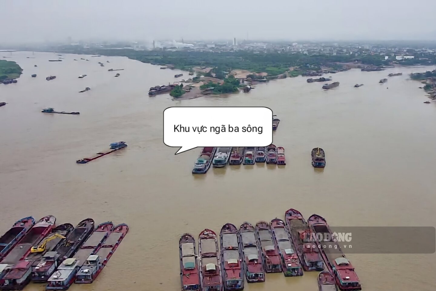 El cruce del rio Bach Hac en Viet Tri City es una de las areas que se centran en controlar los vehiculos de vias fluviales. Foto: a Cong.