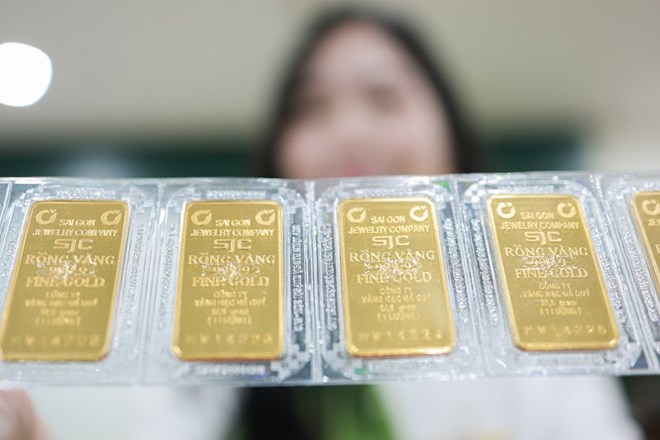 El precio del oro hacia arriba y hacia abajo erraticamente, las ganancias de las empresas y los bancos comerciales de oro tienen una clara diferenciacion. Foto: Hai Nguyen