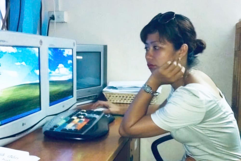 Ms. Nguyen Minh Anh accepts to reduce requirements on income, benefits... to ensure employment after losing her job. Photo: Minh Anh