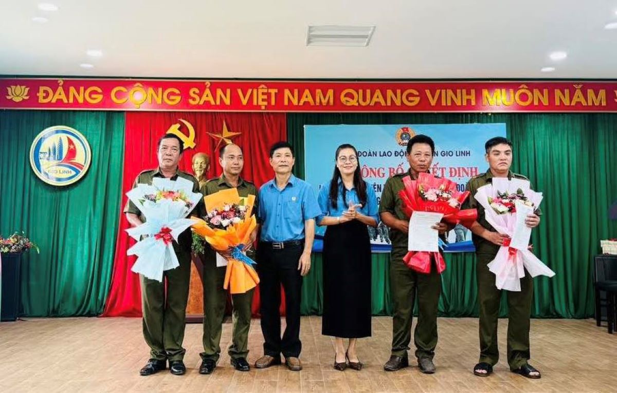 Le cong bo thanh lap 4 Nghiep doan Luc luong tham gia bao ve an ninh, trat tu o co so. Anh: Han Nguyen