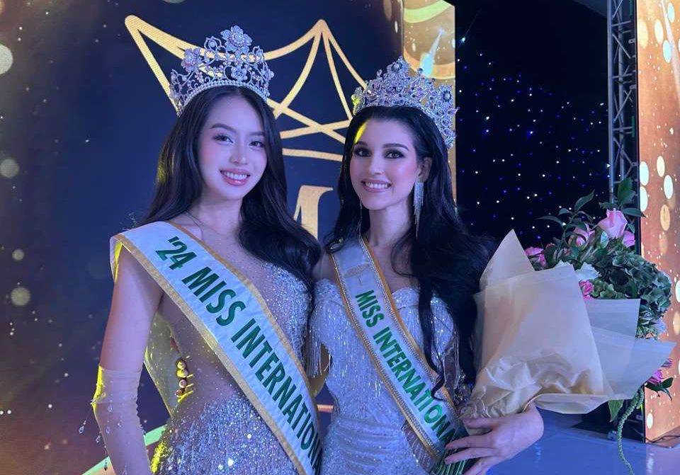Miss Thanh Thuy es colorida con Miss International Guatemala 2025. Foto: Golden Lotus