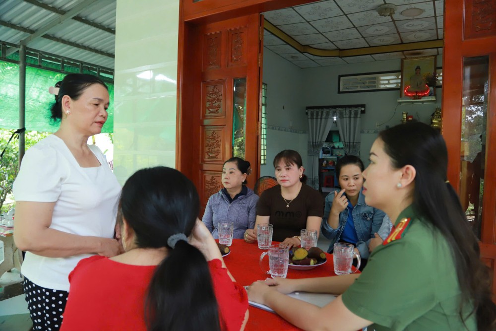In recent times, many activities of union members of the People's Public Security Trade Union have expressed their desire to practice, contribute, and mature under the leadership of the Party. Photo: Quynh Chi