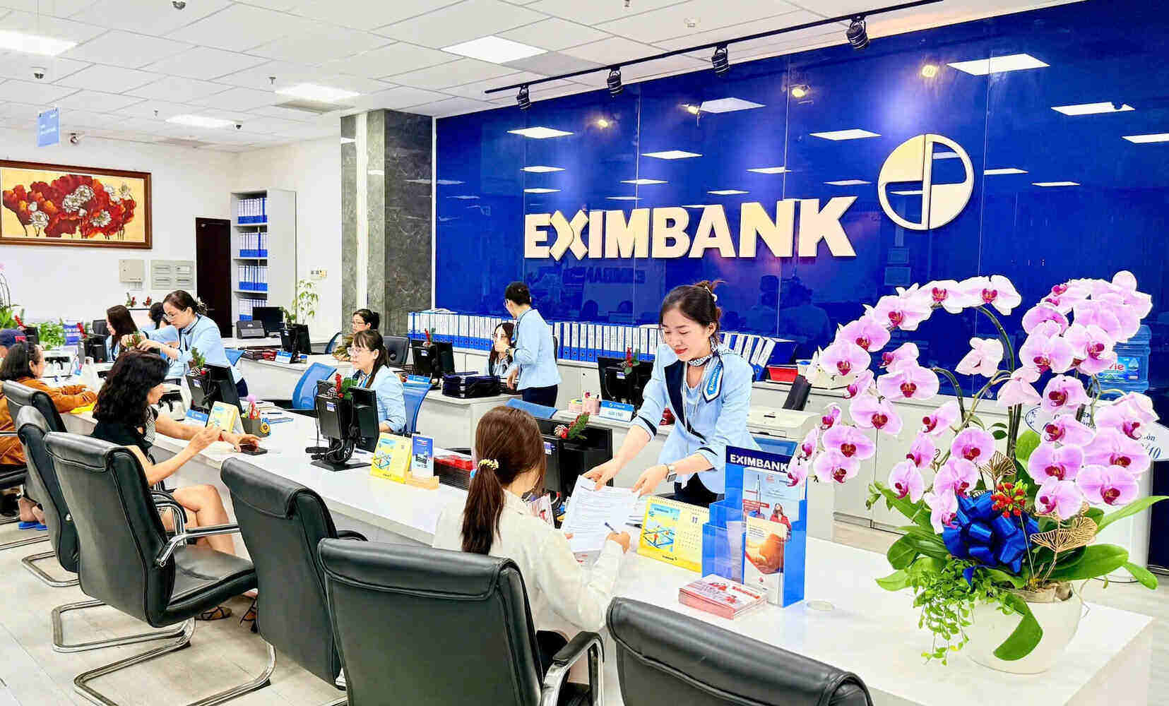 So hoa dang dinh hinh lai nganh ngan hang, khi cac nha bang tang toc chuyen doi de nang cao trai nghiem khach hang va toi uu van hanh. Anh: EIB