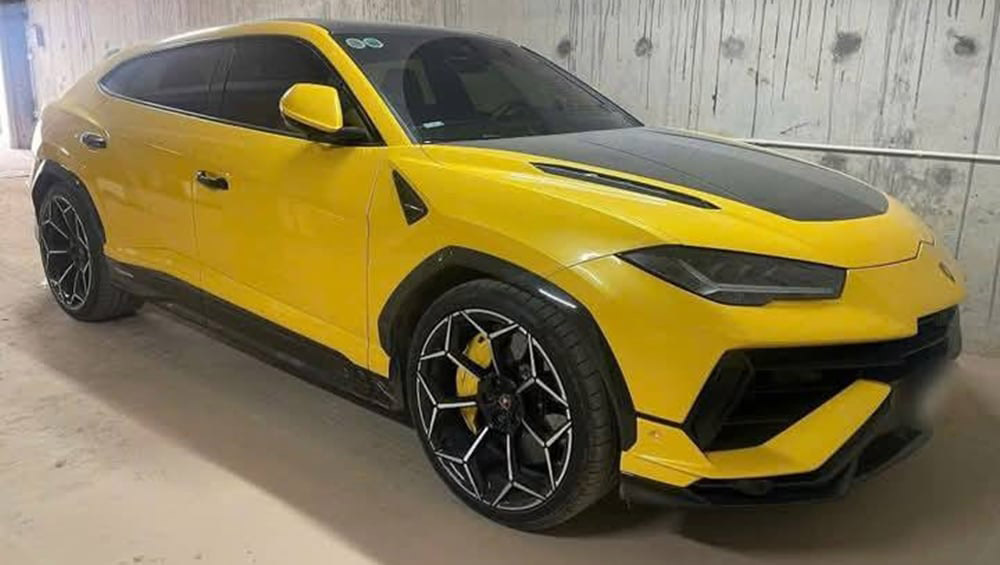 Lamborghini Urus Performante no ha ejecutado todo el dueño del automovil. Foto: Pham Gia Khai