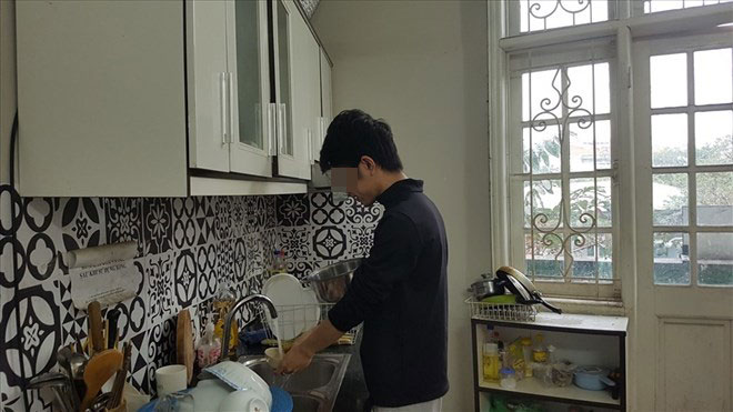 Muchas familias estan luchando por encontrar doncellas para ayudar a las tareas domesticas. Obra de arte: Luong Hanh