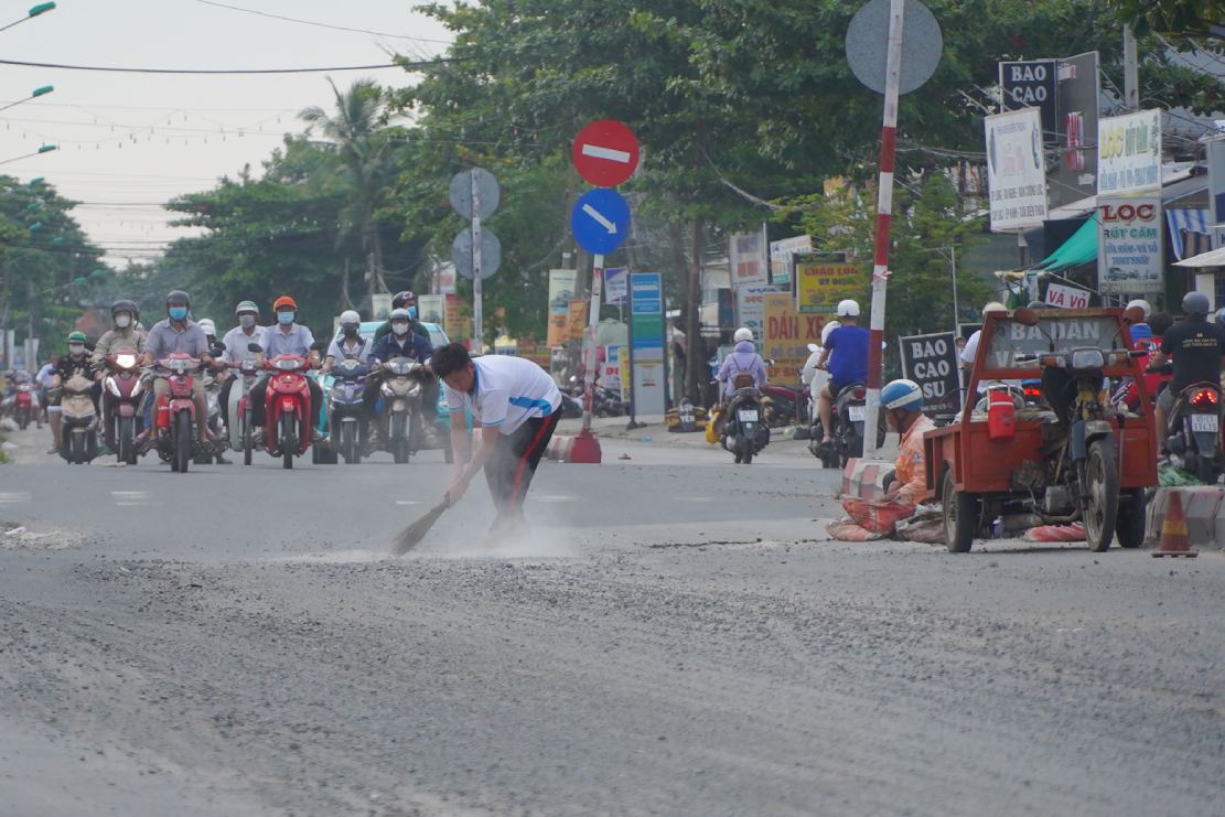 Day la tuyen quoc lo co luu luong giao thong lon o Can Tho. Anh: Ta Quang