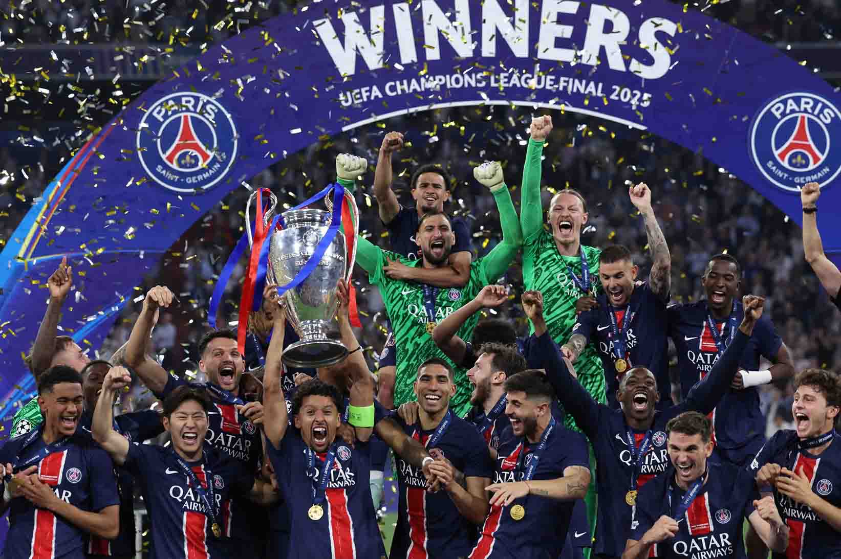 PSG da len ngoi lan dau tien tai Champions League nho su toa sang cua ca tap the, trong do co Desire Doue. Anh: AFP