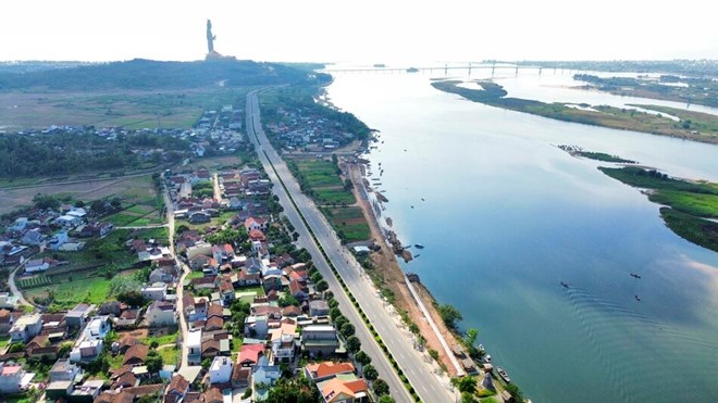 La ciudad de Quang Ngai, despues de organizar, disminuira de 20 comunas y salas actuales a 5 comunas y salas. Foto: Vien Nguyen