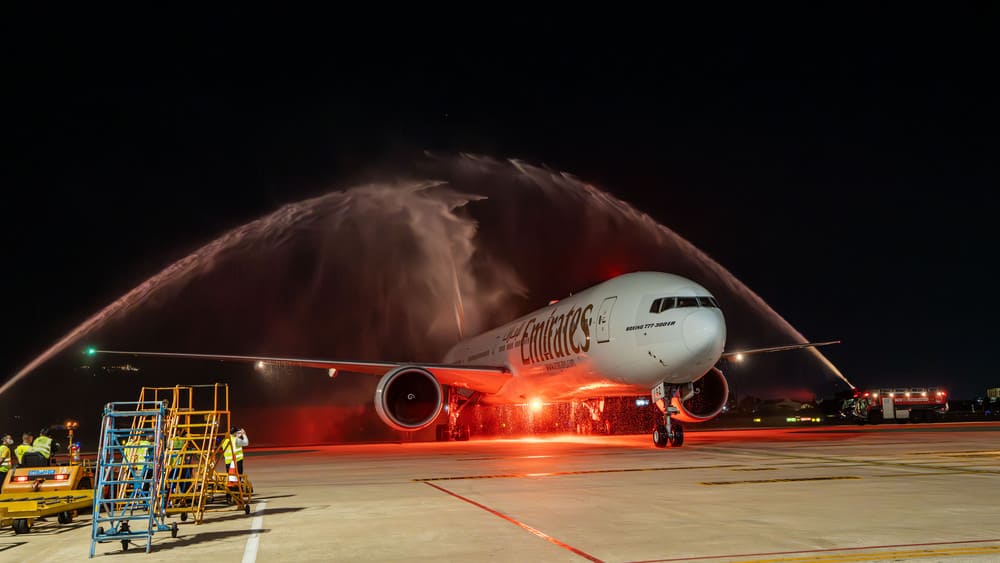 Chuyến bay đầu tiên của Emirates tới Đà Nẵng, được chào đón trang trọng