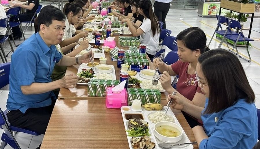 Comida sindical en Shinsung Vina Co., Ltd. Foto: Federacion de Trabajo de Bac Giang City