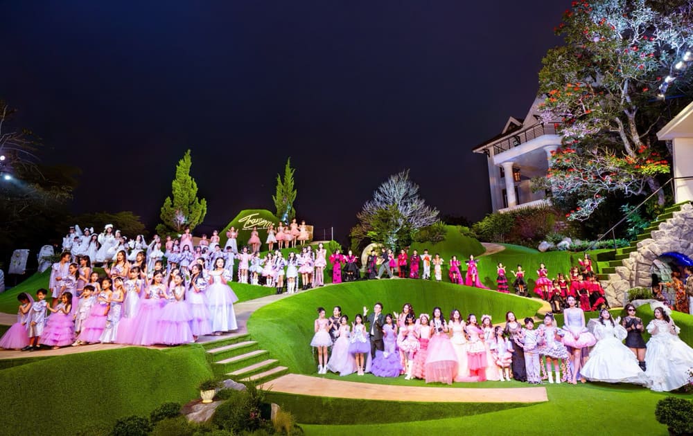 Vietnam Iconic Runway la sang kien day tam huyet cua Cong ty TNHH Truyen thong va Dao tao 9 Talent, huong toi viec xay dung mot nen tang nghe thuat va thoi trang chuyen nghiep danh rieng cho tre em Viet Nam. V