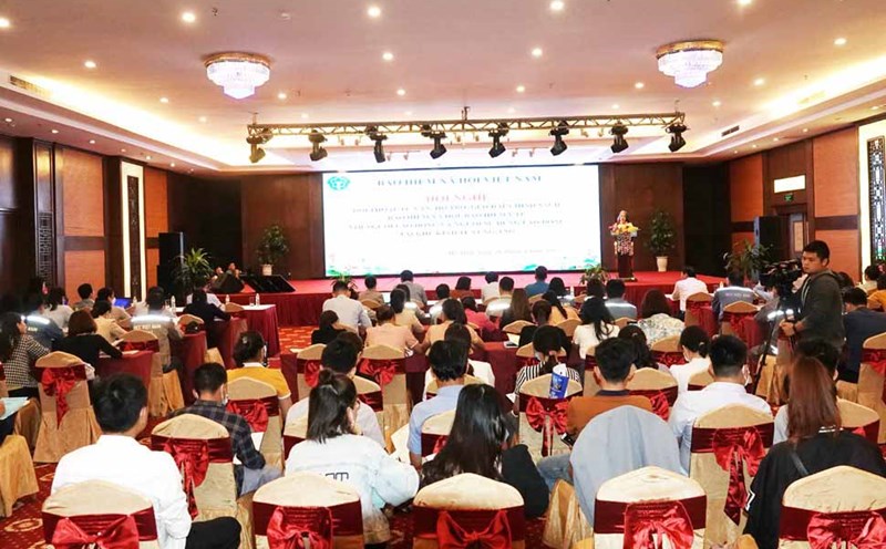Workers in Vung Ang Economic Zone (Ha Tinh) participated in a dialogue conference on social insurance policies. Photo: Tran Tuan