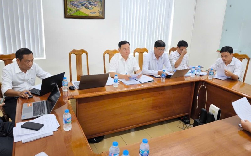 The supervision delegation of the Ba Ria - Vung Tau Provincial Federation of Labor worked with the enterprise. Photo: Nguyen Thong
