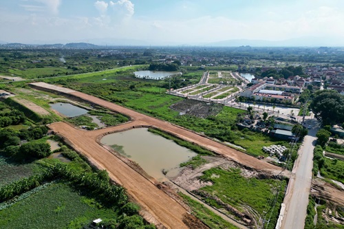 La tierra de Belt 4 se empuja en un precio rapido de apalancamiento de infraestructura o un truco para aumentar el precio. Foto: Huu Chanh