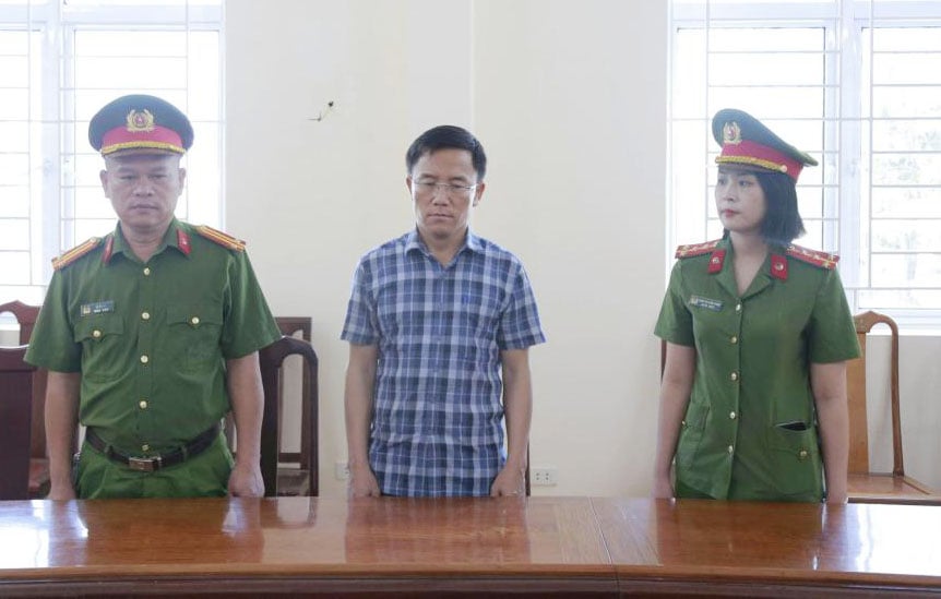 ông Nguyễn Văn Hưng - Chủ tịch UBND xã Lộc Yên về tội “vi phạm về quy định quản lý, sử dụng tài sản Nhà nước gây thất thoát lãng phí”