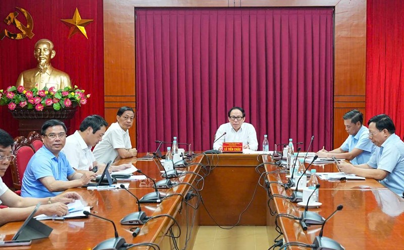 Secretary of the City Party Committee Le Tien Chau chaired the meeting. Photo: Hai Phong Portal