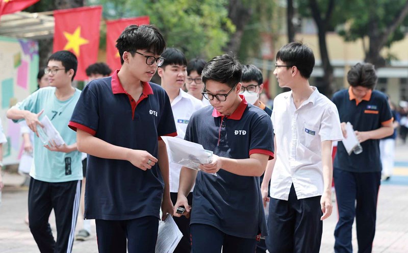 Candidates taking the 10th grade public high school exam in Hanoi in 2025. Photo: Hai Nguyen