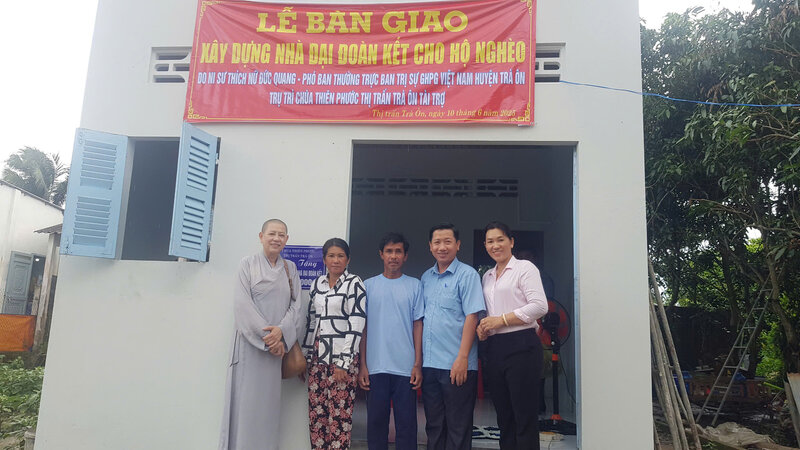 The new spacious house was given to a poor household in difficult circumstances in Tra On district. Photo: Tra On District Health Center