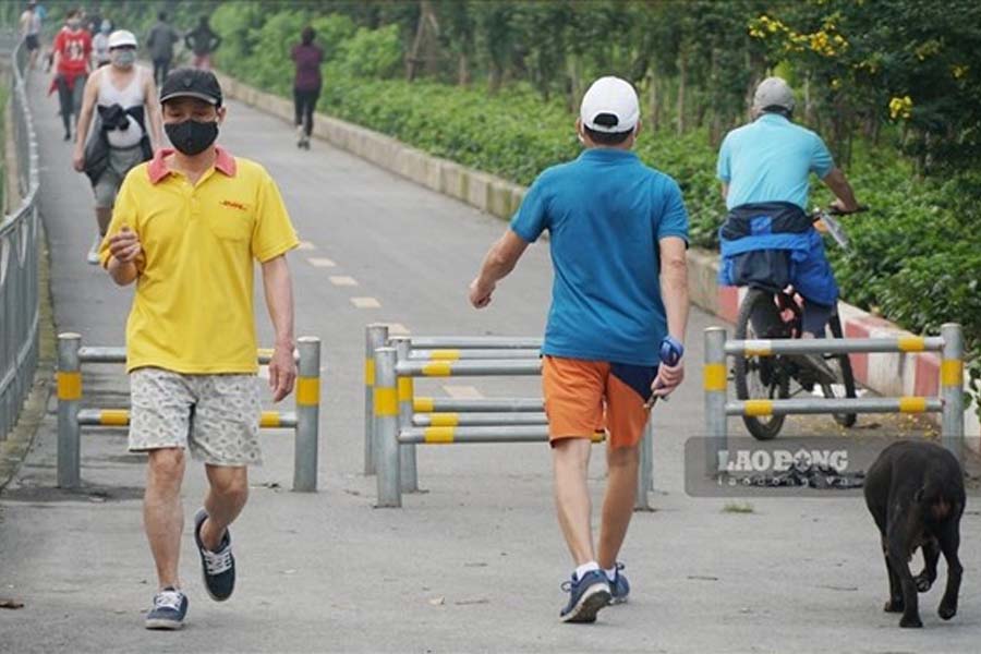 How does walking 45 minutes a day help control your road? Photo: Ta Quang