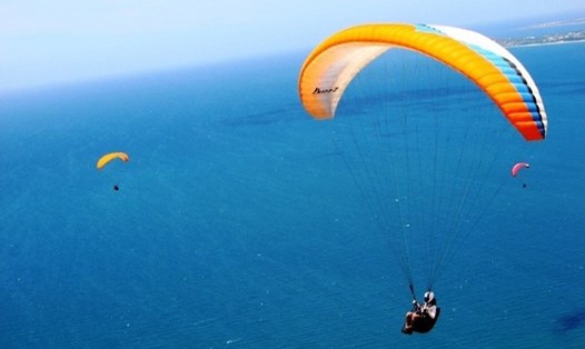 Địa phương sẽ tổ chức Chương trình biểu diễn Dù lượn hưởng ứng Lễ hội Văn hóa - Du lịch biển tại TP. Nha Trang. Ảnh: Quỳnh Nga