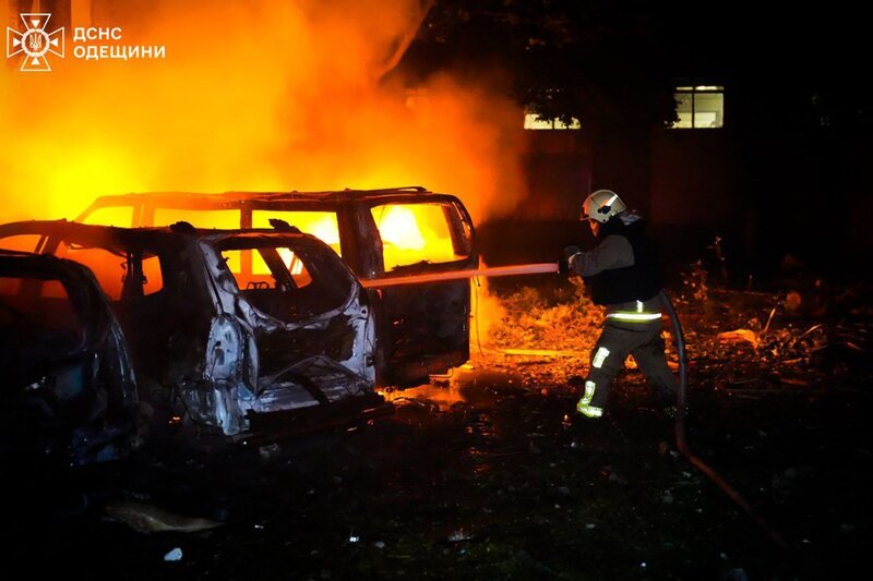 Ukrainian firefighters conduct rescue work after a Russian attack on the night of June 9. Photo: AFP