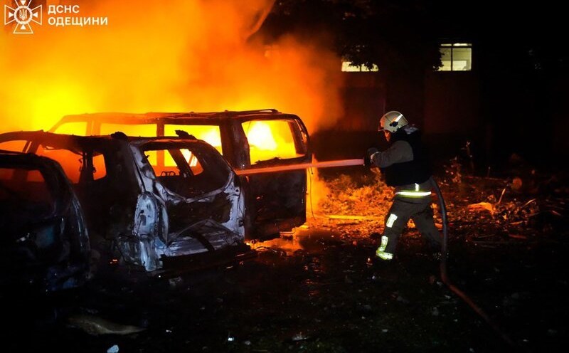 Ukrainian firefighters conduct rescue work after a Russian attack on the night of June 9. Photo: AFP
