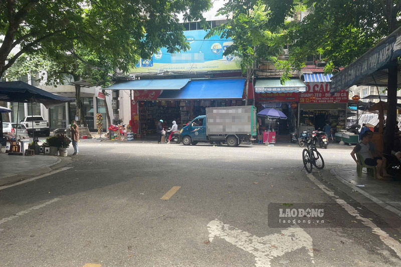 Theo ghi nhan, nhieu cua hang tai cho Coc Leu cung da bat dau mo cua kinh doanh lai. Anh: Dinh Dai